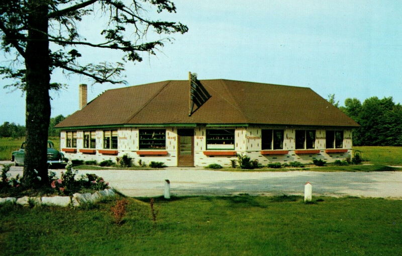 Lindas Bread Box (Tom-Tom Bar) - Vintage Postcard Of Tom-Tom Bar (newer photo)